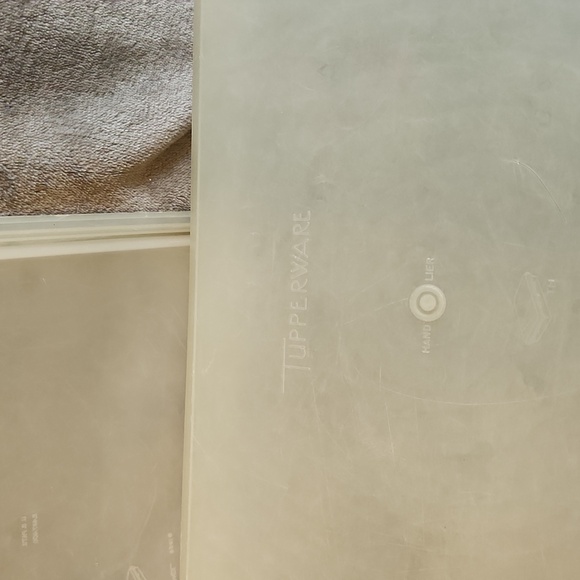 Vintage Tupperware Container - Picture 5 of 7